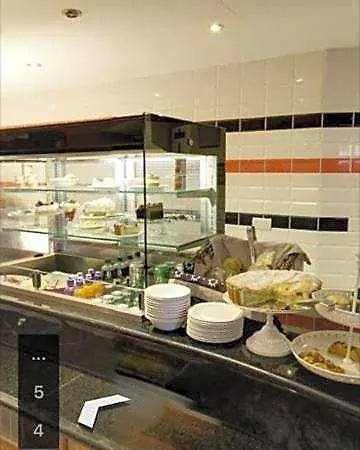 The Farnham Arms Hotel 3*