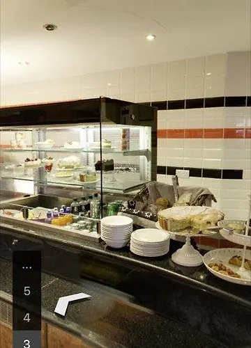 The Farnham Arms Hotel 3*